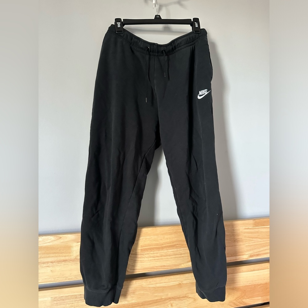 NIKE women’s Large sweatpants